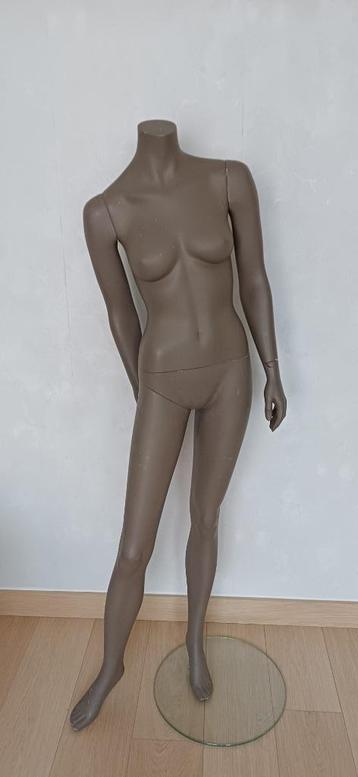 modepop mannequin etalagepop paspop beschikbaar voor biedingen