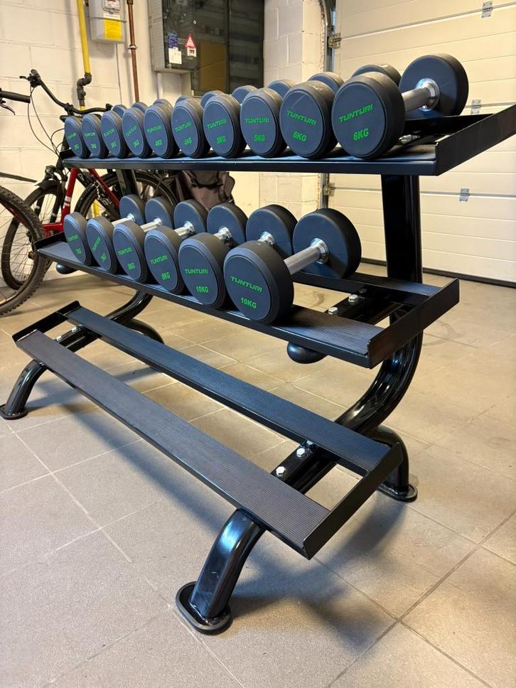 Tunturi dumbell rek en halterset 2-10 kg, Sports & Fitness, Équipement de fitness, Comme neuf, Set d’haltères, Enlèvement