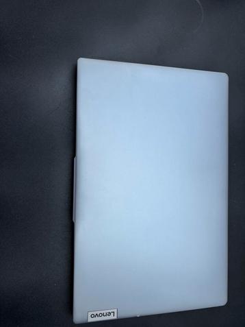 Lenovo IdeaPad Slim 3 15IRH8 1TB SSD beschikbaar voor biedingen