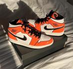 Nike Air Jordan 1 Mid SE Turf Orange, Kleding | Heren, Overige kleuren, Ophalen of Verzenden, Zo goed als nieuw, Sneakers