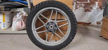 Achterwiel met band oldtimer Moto Guzzi V50 III. beschikbaar voor biedingen