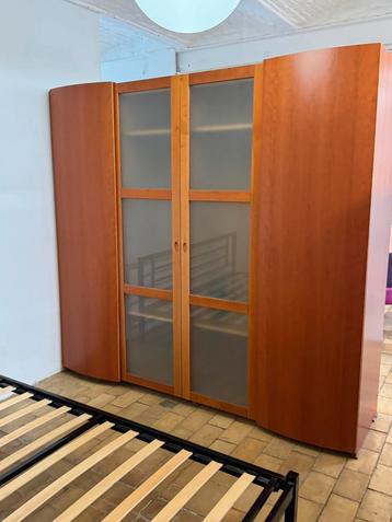 Grote mahonie hout Kledingkast 202 cm breed beschikbaar voor biedingen