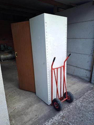 Stevige metalen kast te koop! beschikbaar voor biedingen