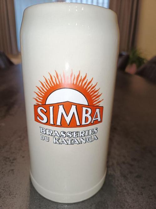 Grosse chope 1 Litre Simba Brasserie du Katanga, Verzamelen, Glas en Drinkglazen, Nieuw, Bierglas, Ophalen