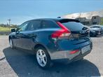VOLVO V40 2.0 T2 ECO MOMENTUM CARNET OK PEU DE KM EURO6, Auto's, Volvo, Stof, Blauw, Bedrijf, 5 deurs