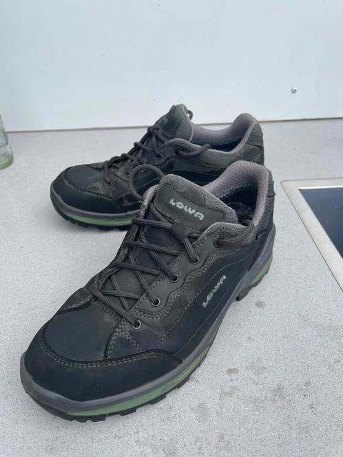 Lowa wandelschoenen laag (dames), Sport en Fitness, Bergsport en Wandelen, Zo goed als nieuw, Schoenen, Ophalen