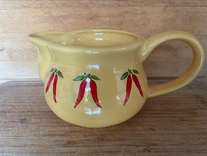 Vurig geel kannetje met rode pepertjes, Antiek en Kunst, Curiosa en Brocante, Ophalen of Verzenden