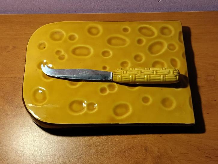 Plateau Vallauris et couteau à fromage vintage 1960-1970, Antiquités & Art, Antiquités | Céramique & Poterie, Enlèvement