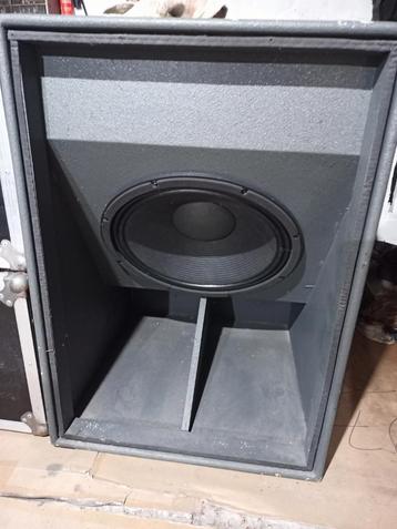 2x HQ Power 18" subwoofer VDSPG18S beschikbaar voor biedingen
