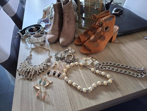 juwelen, Handtassen en Accessoires, Kettingen, Zo goed als nieuw, Overige materialen, Goud, Met edelsteen, Met hanger, Met kristal
