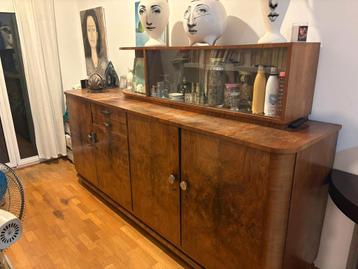 2 prachtige Art Deco kasten in walnoot beschikbaar voor biedingen