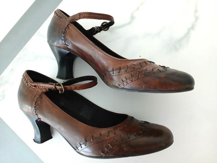 bruine damesschoenen met hakje, Kleding | Dames, Schoenen, Bruin, Ophalen of Verzenden