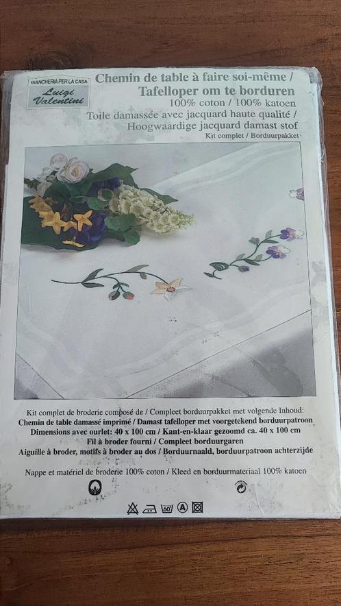 Borduren Nieuw, tafelloper met bloemen, alles in 1 pakket, Hobby en Vrije tijd, Borduren en Borduurmachines, Nieuw, Ophalen of Verzenden