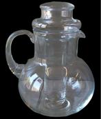 vintage glazen schenkkan met ijselement., Ophalen, Zo goed als nieuw, Be, Vintage glazen schenkkan