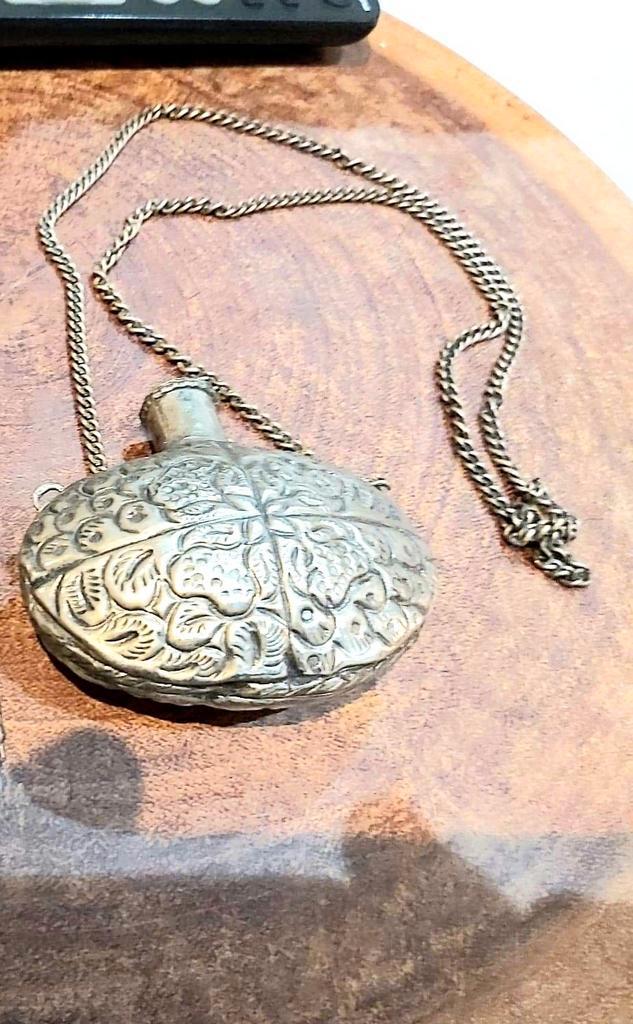 Collier de parfum vintage, Bijoux, Sacs & Beauté, Colliers, Enlèvement ou Envoi