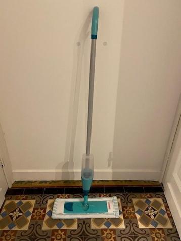 Leifheit Easy Spray Vloerwisser Met Sproeier beschikbaar voor biedingen