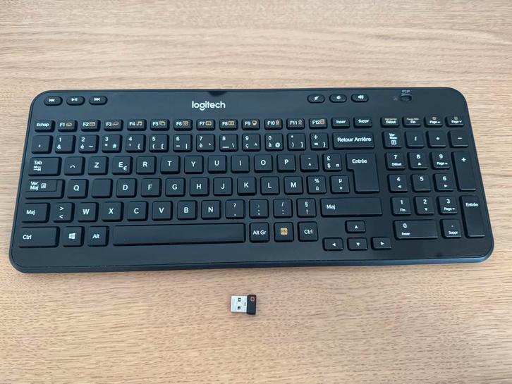 Logitech K360 draadloos toetsenbord, Computers en Software, Toetsenborden, Gebruikt, Azerty, Draadloos, Ergonomisch, Multimediatoetsen