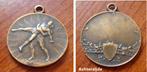 Onbekende sportmedaille met worstelaars, Postzegels en Munten, Penningen en Medailles, Verzenden, Brons