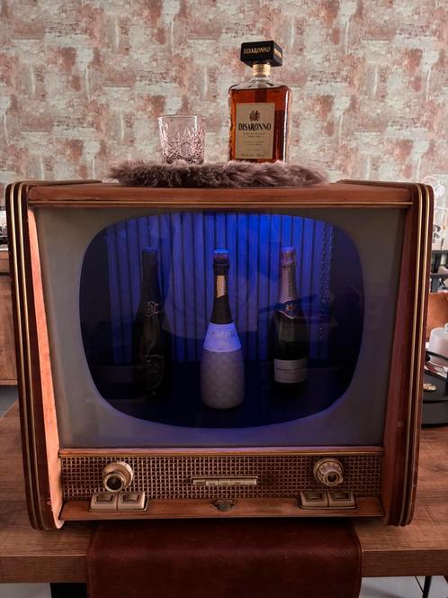 Antieke tv zelf omgebouwd naar een mooie eyecatcher, Audio, Tv en Foto, Vintage Televisies, Refurbished, Ophalen