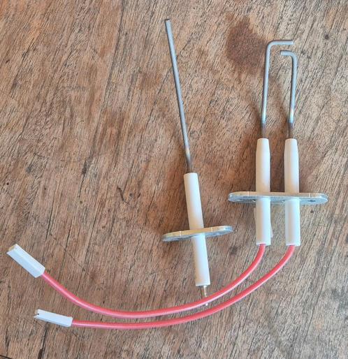 VIESSMANN Vitodens 200 ontsteking en ionisatie elektrodes, Doe-het-zelf en Bouw, Chauffageketels en Boilers, Zo goed als nieuw