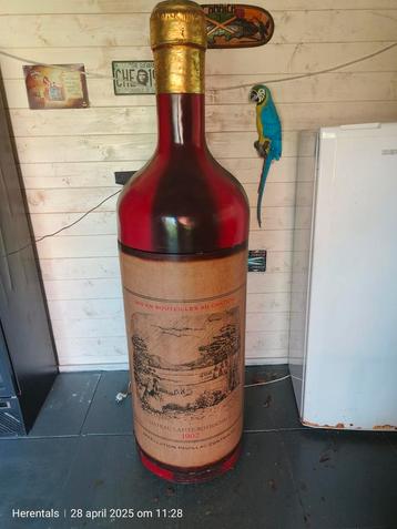 vintage drank fles beschikbaar voor biedingen