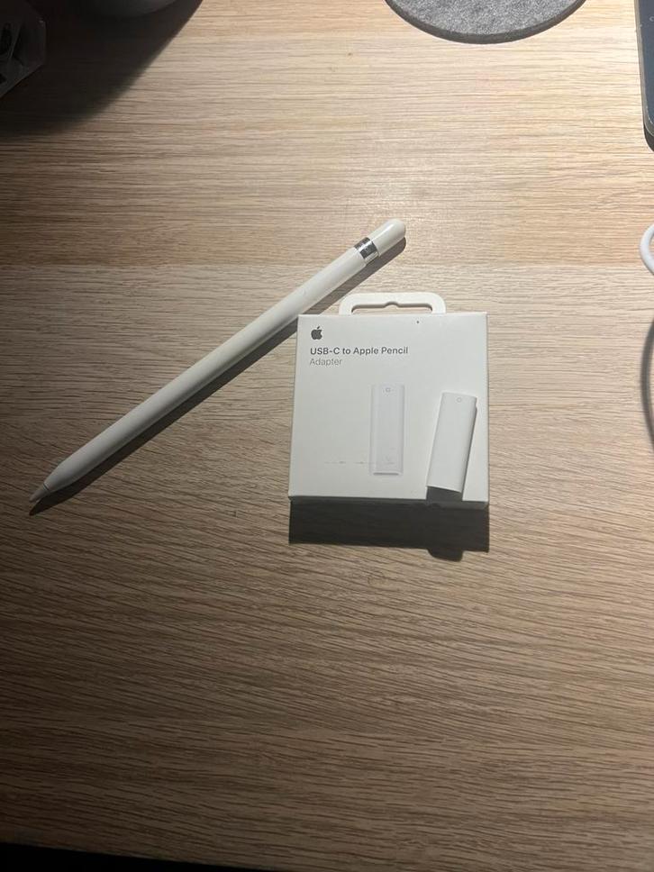 Apple pencil 1ste generatie + apple adapter ligthing -> usbc, Computers en Software, Tekentablets, Zo goed als nieuw, Draadloos