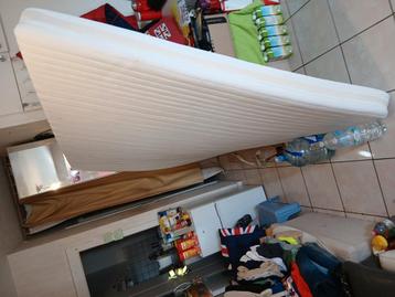MATELAS NEUF PRIX 30 EUR / valeur d'achat 250 eur beschikbaar voor biedingen
