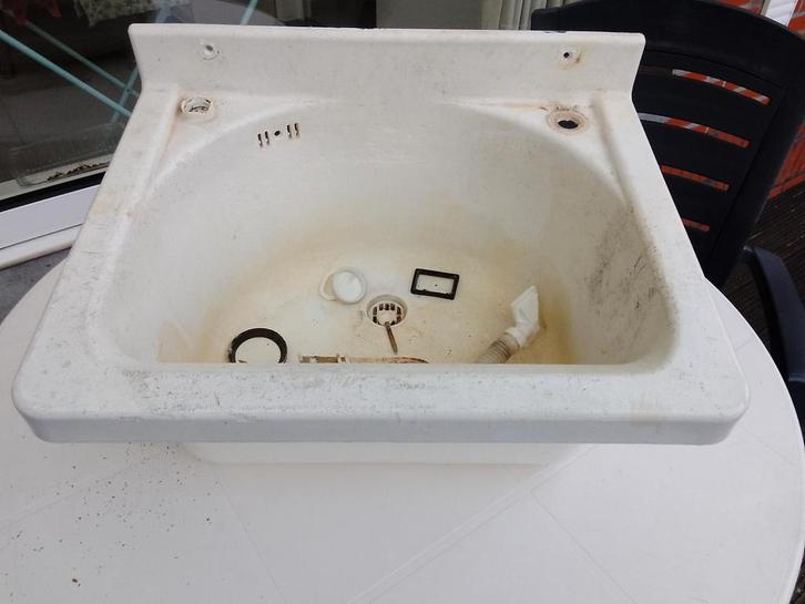 Water bak voor was plaats of garage met sifon Herselt, Maison & Meubles, Salle de bain | Meubles de Salle de bain, Enlèvement