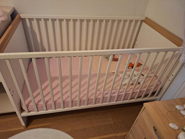 Baby/ peuterbedje, Kinderen en Baby's, Kinderkamer | Bedden, Gebruikt, Minder dan 140 cm, 70 tot 85 cm, Lattenbodem, Matras, Ophalen