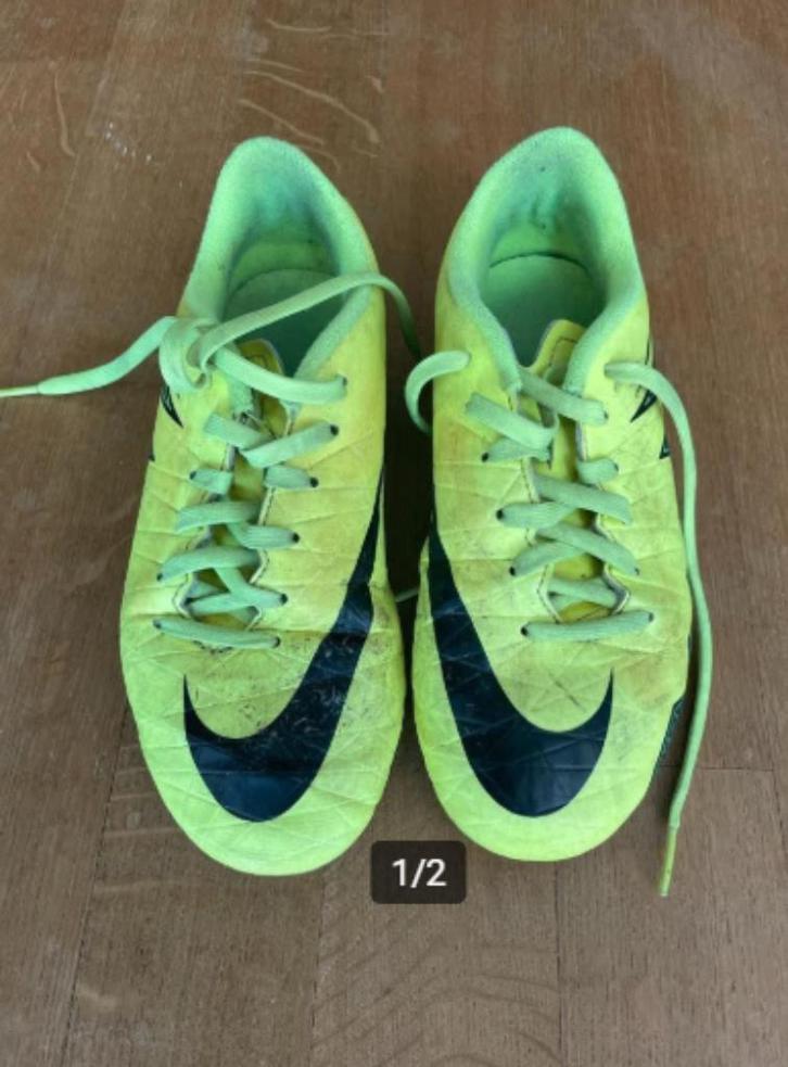 Chaussures de football Nike Hypervenom taille 34, Sports & Fitness, Football, Comme neuf, Enlèvement ou Envoi