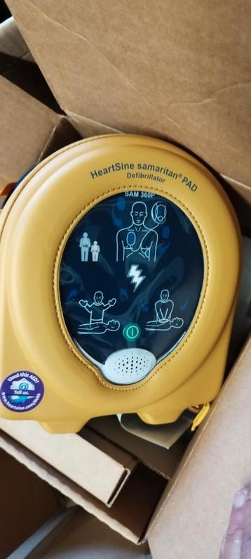 Heartsine Samaritan paddefibrillator gloednieuw beschikbaar voor biedingen
