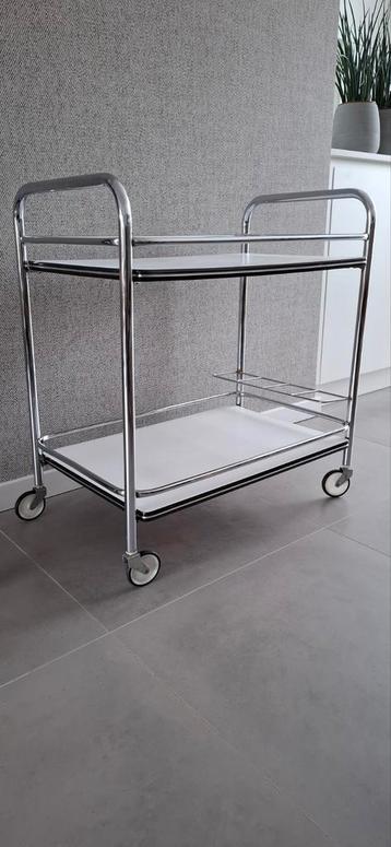 Vintage Retro serveerwagentje van de jaren 70 beschikbaar voor biedingen