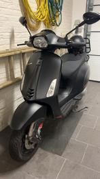 Vespa sprint Klasse b ,650 km’s zo goed als nieuw !, Fietsen en Brommers, Scooters | Vespa, Ophalen, Zo goed als nieuw