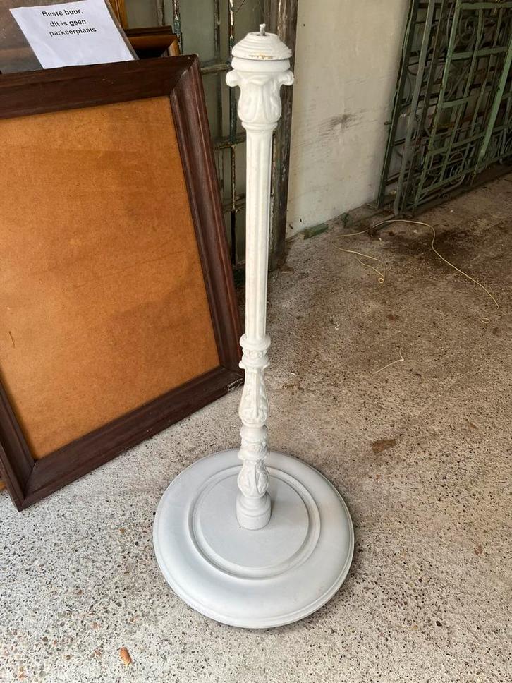 ZEER GROTE LAMPENVOET IN HOUT EN IJZER  BALUSTER, Antiek en Kunst, Antiek | Verlichting, Ophalen