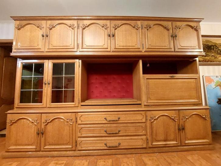 Living wandkast met vitrine in hout, Huis en Inrichting, Kasten | Wandmeubels, Gebruikt, 200 cm of meer, 300 cm of meer, 50 tot 75 cm