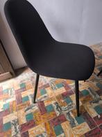 Chaises, Enlèvement, Gris