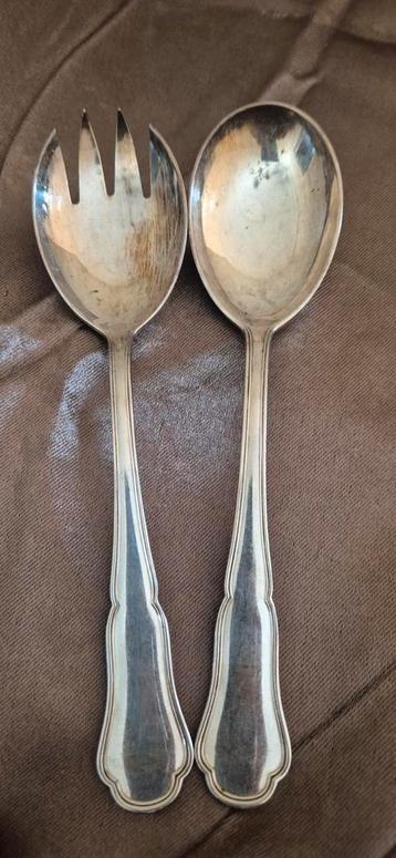 Service à salades en argent poinçonné.  beschikbaar voor biedingen