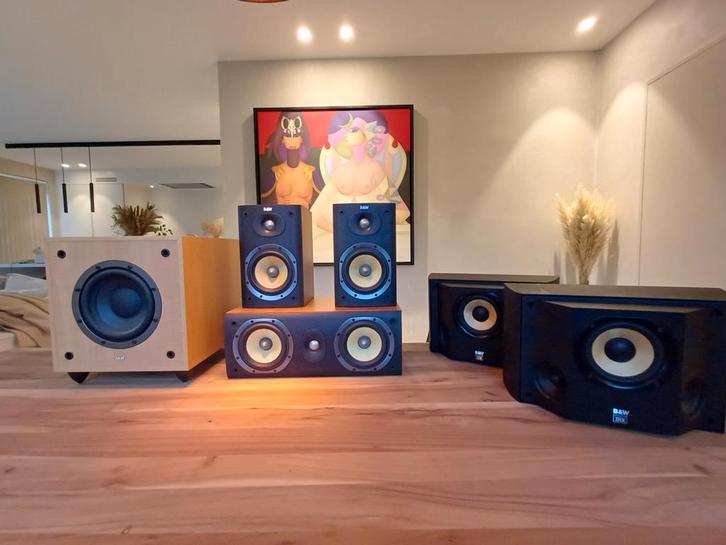 B&W 5.1 Speakerset + originele stands. Made in England, Audio, Tv en Foto, Luidsprekerboxen, Gebruikt, Complete surroundset, Bowers & Wilkins (B&W)