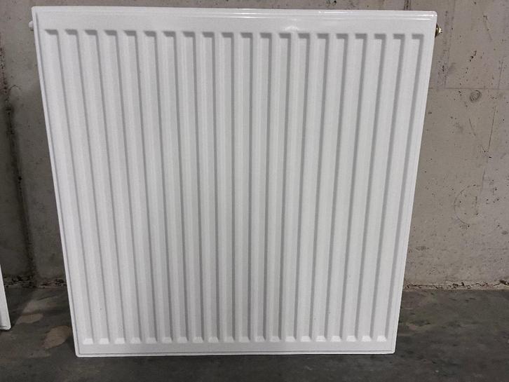 2 radiatoren, Bricolage & Construction, Chauffage & Radiateurs, Comme neuf, Radiateur, 800 watts ou plus, 30 à 80 cm, 60 à 150 cm