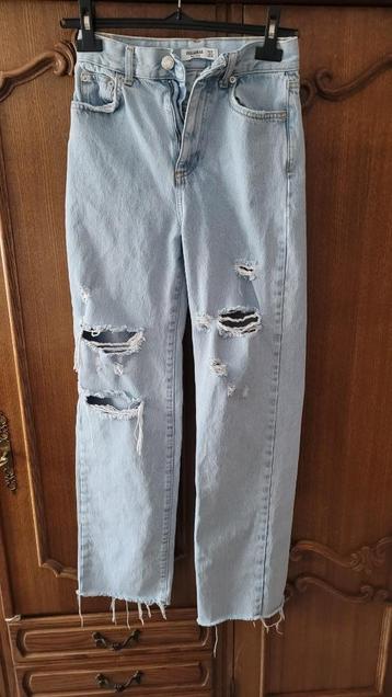 jean troué dame ou fille taille 32 Pull & Bear beschikbaar voor biedingen