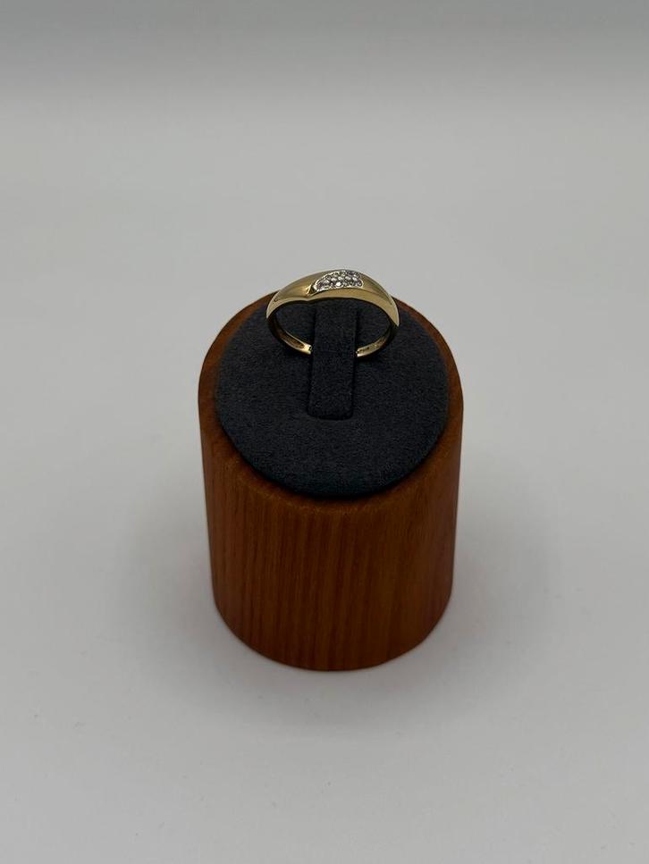 14k gouden ring met 11 briljantjes, Handtassen en Accessoires, Ringen, Zo goed als nieuw, Dame, 18 tot 19, Goud, Goud, Met edelsteen