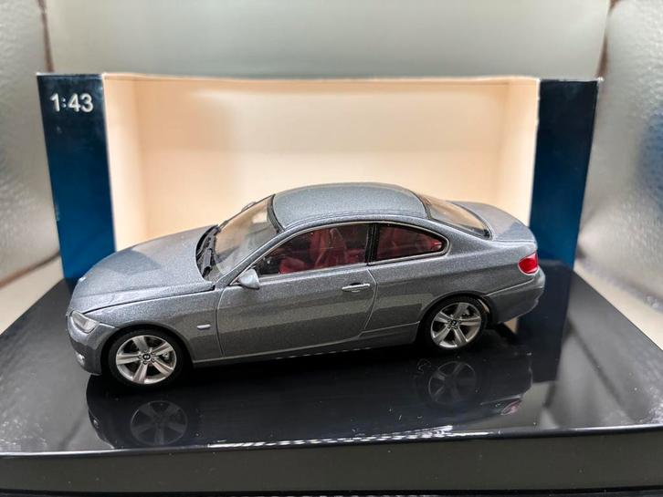 BMW 3-serie 3er Coupé (Type E92) 2008 - AUTOart, Hobby en Vrije tijd, Modelauto's | 1:43, Nieuw, Auto, Overige merken, Verzenden