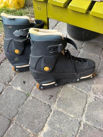 Rollerblades stunt maat 45 beschikbaar voor biedingen
