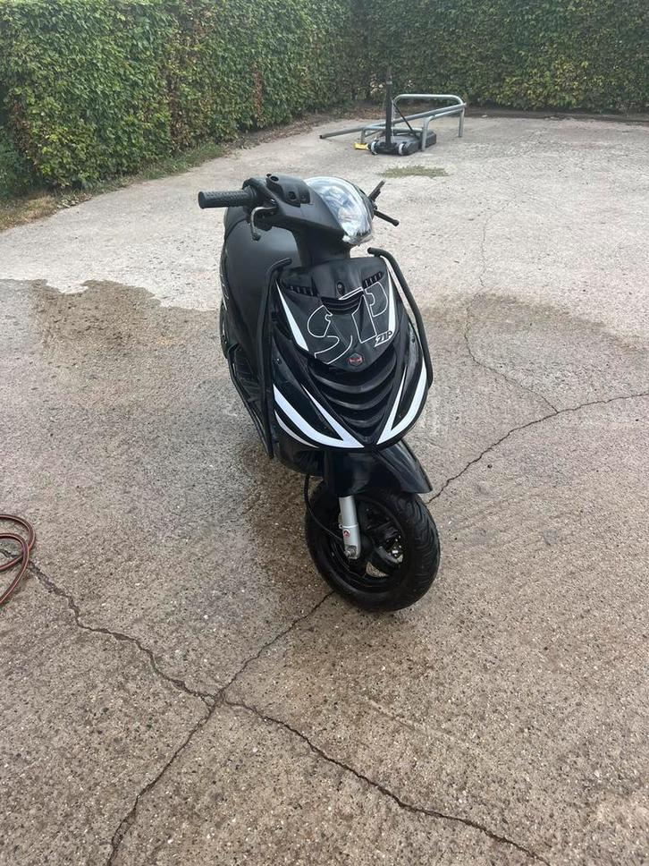 Piaggio zip 4t, Fietsen en Brommers, Scooters | Piaggio, Gebruikt, Zip, Klasse B (45 km/u), Ophalen