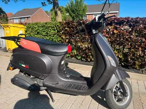 Iva 125cc scooter, Fietsen en Brommers, Brommers | Overige merken, Zo goed als nieuw, Ophalen