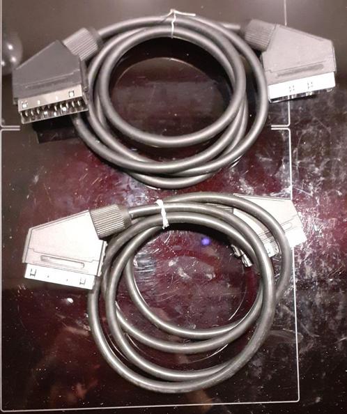 Cables euro peritel (Euro) 21pins, Audio, Tv en Foto, Audiokabels en Televisiekabels, Gebruikt, Scartkabel, Minder dan 2 meter