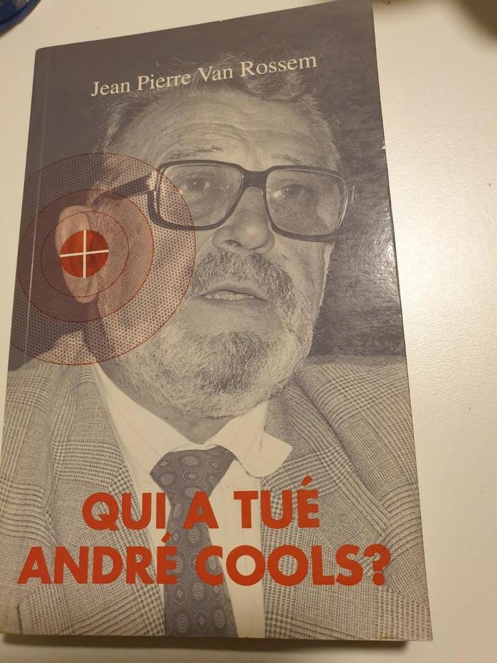 QUI A TUÉ ANDRÉ COOLS par Jean Pierre Van Rossem, Boeken, Godsdienst en Theologie, Zo goed als nieuw, Ophalen of Verzenden