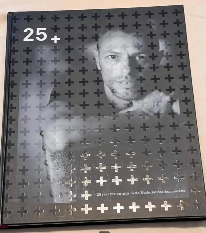 Gay interest 25 jaar hiv en aids in de Nederlandse homoscene, Boeken, Overige Boeken, Zo goed als nieuw, Verzenden