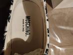 Schoen Moschino, Ophalen, Nieuw