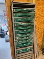 Etagère Macc vendue avec 11 coffrets a outils, Ophalen